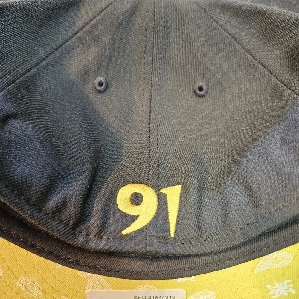 Sz 6 7/8 Black and Gold Death Row Records Hat